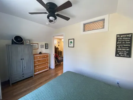 1-BR apt 0.5-mile to Acadia National Park & 1-mile to downtown Отели рядом с достопримечательностью «Библиотека Джесап Мемориал»