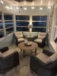 Beachy Bungalow in the heart of Dunedin; 5 minute walk to downtown