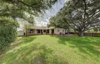 Waterfront 4BR 2 Bath, Private Dock, hot tub and kayaks! Up to 10 guests!
