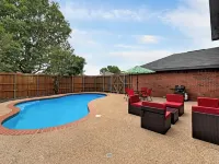 Pool retreat 5BA 2.5BA 4 King bed near lake Hotels in Rowlett