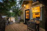 River Haven Treehouse w/Hot Tub by Gruene!