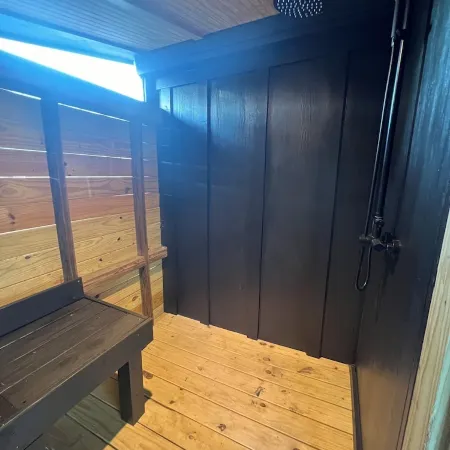 Cozy lake front house with dock on Lake Tillery