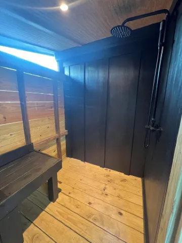 Cozy lake front house with dock on Lake Tillery