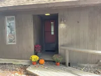 Experience lake life! Beautiful, light-filled Grantham condo near Lake Sunapee