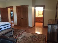 No Security Deposit on Hill Country Ranch Hideaway minutes from San Antonio Hotels in Medina County