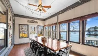 Perfect for Your Family Gathering - Great Views, Free Kayaks, Sups, More!