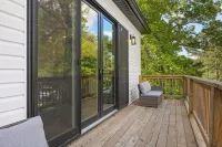 Mountain View House minutes from Downtown Chattanooga, TN. Cul-de-sac location!