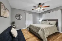 New-Rock Creek Cottage ~ Cozy & Countryside, 12 miles from Magnolia