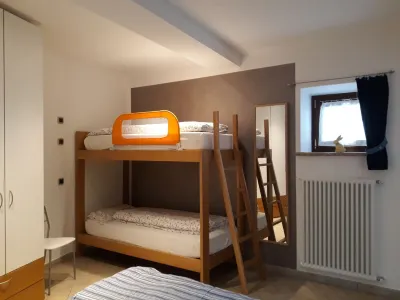 Apartment in restored Rustico directly on the lake, open all year. Hotel in zona Kite CENTER Garda Lake