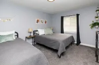 A Private Boho-Modern Stay Minutes to Downtown w/ KING Bed and Hidden Nook!