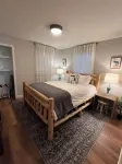Gorgeous, Newly Removated 5-Bedroom Lakefront Lodge!