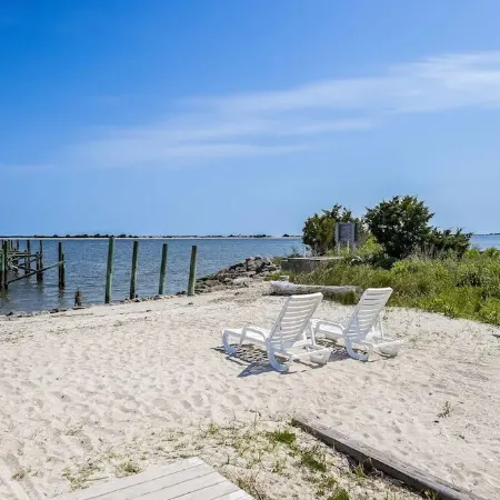 No Cleaning Fee - Condo With Waterfront Pool/Beach
