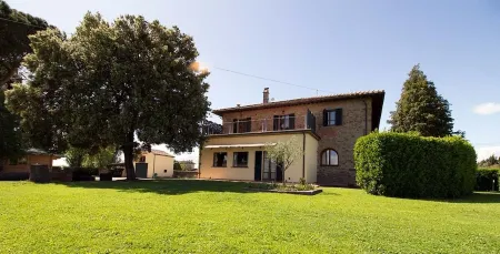 Casa Giglio (14 pers with private pool in the heart of Tuscany