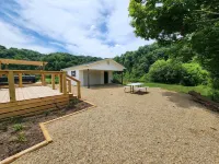 Family-friendly, playroom w/ air hockey & arcade games, hot tub, mountain views!
