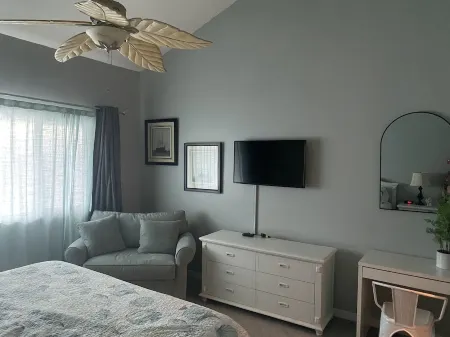 Oceanfront, Quiet Beach, Pickleball, Family Friendly, Clean