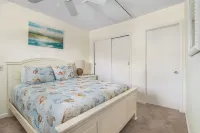 Two Bedroom Boutique Condo 2 Blocks from the Beach and Atlantic Avenue