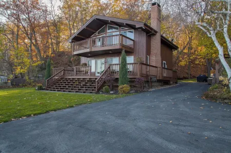 Just Us - Private Waterfront Home on Seneca Lake. Dog Friendly!