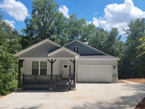 Lakefront home w/covered dock*Pool table*Kayak/SUP*11mi to Clemson*Hot tub