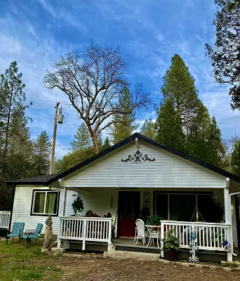 Charming Fair Play Cottage Near Local Wineries