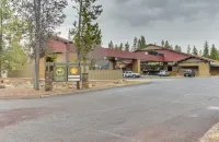 New! Cozy! Sunriver Condo with Pool Sharc Passes! <br><br><br>