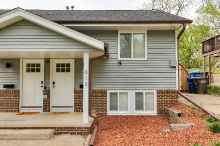 A Private Boho-Modern Stay Minutes to Downtown w/ KING Bed and Hidden Nook!