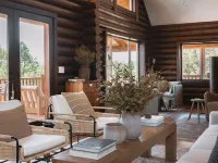 THE ZION CABIN—Log Cabin Just Outside Zion National Park Hotels in Kane County