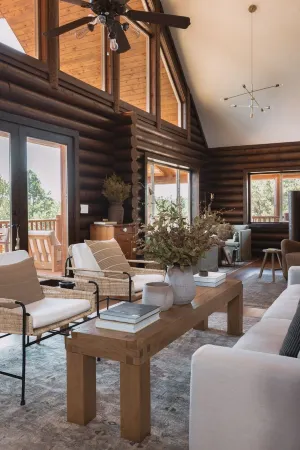 THE ZION CABIN—Log Cabin Just Outside Zion National Park