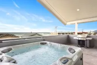 Brand New Ocean View Beach House w Hot Tub & Sauna
