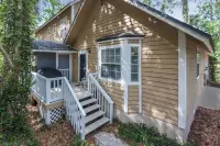 Private Studio Entry Hotels in Palm Valley