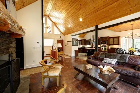 Peaceful getaway at a beautiful cabin in the NC mountains!!!