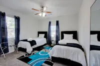 Fabulous Retreat! Centrally Located. Quiet & Cozy! Sleeps 4. Hi Sp Wifi & More.