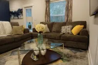 COZY Lush 3-bedroom Townhouse★Mins to Beach★