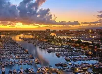 Beautiful and spacious 2 bedroom escape minutes from the Marina.