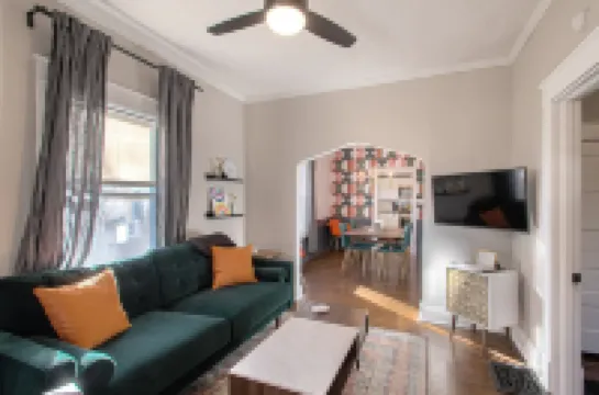 *NEW* Mid-Century Modern Bungalow! Ideal Location -3Bed/2BR