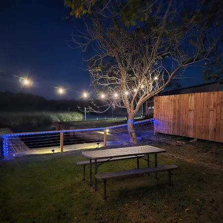 HotTub/Fish/RIVER FRONT/DOGS/SUMMER POOL.RIGHT BY GULF AND BEACHES. BRING BOAT!