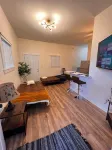 Near Downtown & Attractions, Airport, Spacious, the Green House Unit B