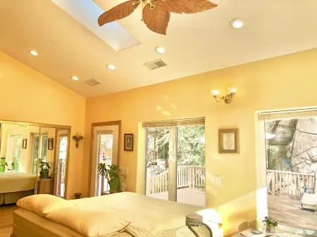 Heaven on Earth Retreat's Spectacular Suite in Prescott's Gorgeous Granite Dells Отели в г. Явапаи