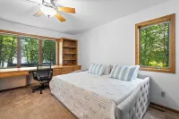 Spacious Lakefront Haven: Luxury Door County Retreat on Lake Michigan! Các khách sạn ở Sevastopol