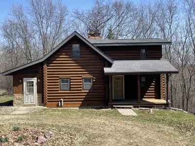 Clean Log Cabin in Trout Fishing mecca!!!! Hotels near Genoa Park