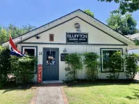 "Nauti-Jayne" coastal cottage in Historic Old Town Bluffton