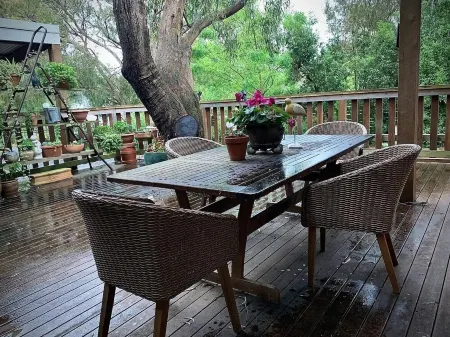 Delightful, dog friendly, cosy fire, comfy beds