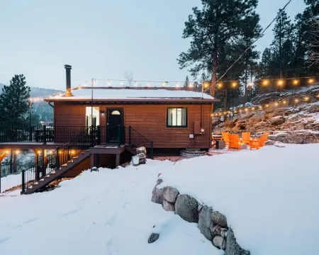 NEW Hot Tub + Arcade + Fire Pit + Mtn Views Hotels in Bailey