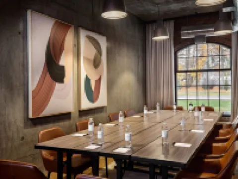 希爾頓啟繽精選織布機酒店 沃威克酒店