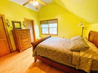 Lakefront Cottage in the Woods w/Sauna Access. Pet-friendly. Abuts State Forest