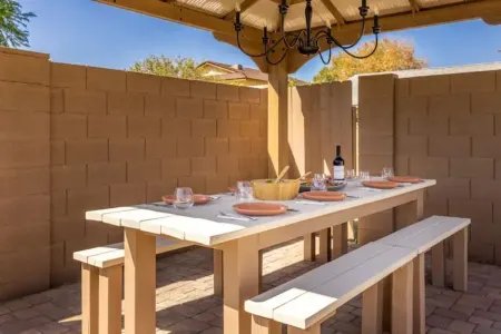 Heated Pool/Hot tub in heart of Tempe/ASU/Scottsdale Отели рядом с достопримечательностью «Painting with a Twist»