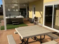 Family Fun Near Ocean Shores—Hot Tub, Elevator & Easy Dune Walk to Beach Hotels in Copalis Beach