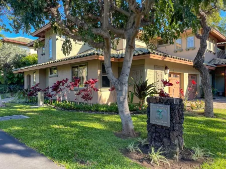 Beach Club Pass Included! Fairways at Mauna Lani: Deluxe Island Getaway Отели в г. Остров Гавайи