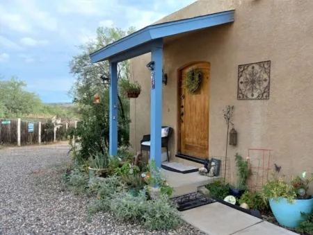 Cliff View Casita- Wild, beautiful and serene small town near Sedona Отели рядом с достопримечательностью «Минделефф Кавейтс»