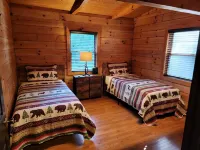 Black Bear Cabin, private and secluded! Hotels near New River Gorge
