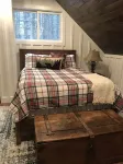 Location! Walking distance to Coach Light, Pine Tree, General Store and the Inn.